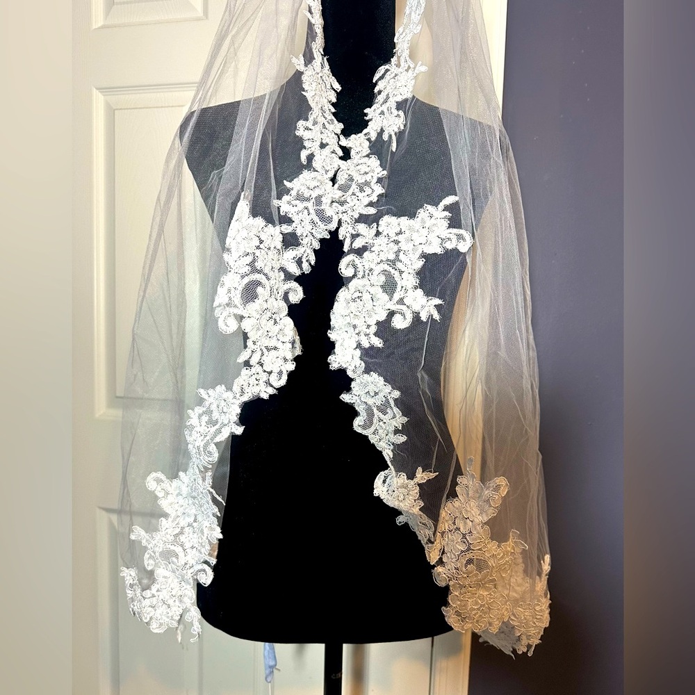 ✨Enchanting Disney Princess Wedding Veil - Alfred Angelo